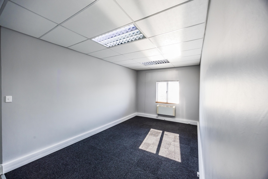 To Let Commercial Property for Rent in Selborne Eastern Cape